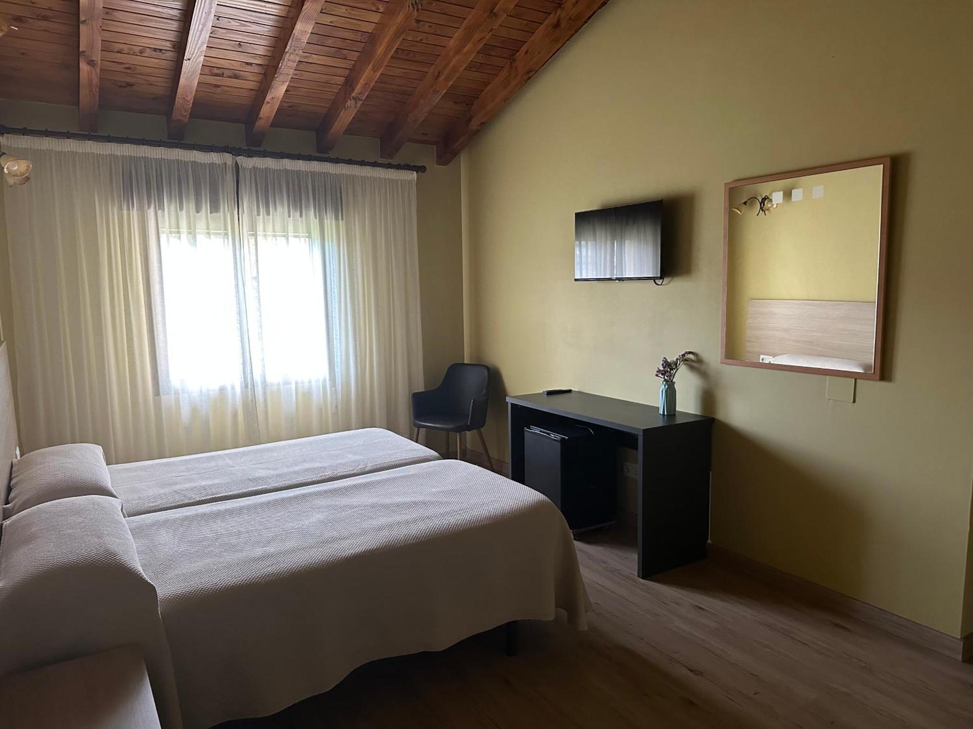 El Canton Hotel *